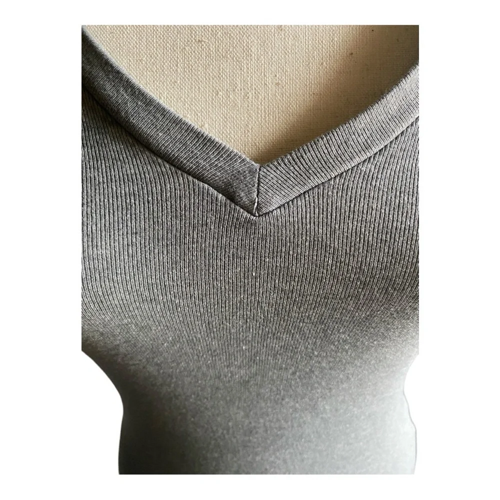 J. CREW-GRAY V NECK TEE-SIZE XXS